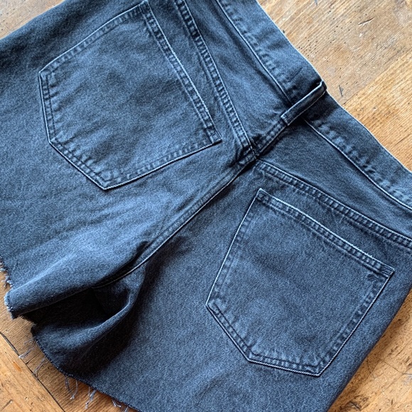 Madewell Black Relaxed Denim Shorts - Picture 9 of 16